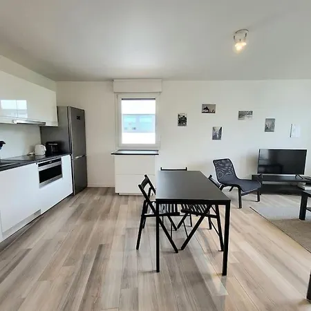 Apartment Appt T4 - Proche Arret L'europe