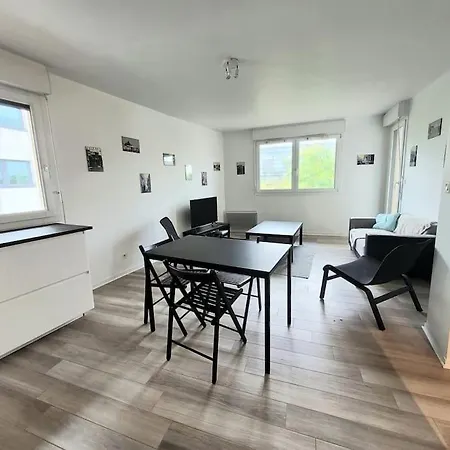 Apartment Appt T4 - Proche Arret L'europe Rouen