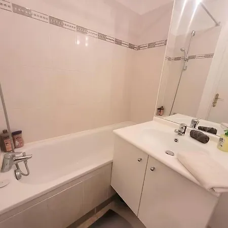 Apartment Appt T4 - Proche Arret L'europe *